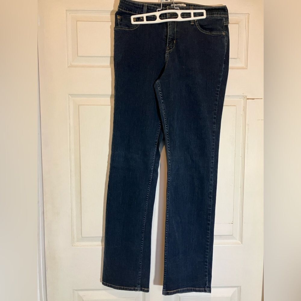 Levi’s Signature, mid rise straight legged jeans, size 14, excellent condition - Picture 3 of 5